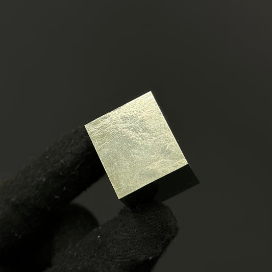 SINGLE CUBE | Cubic Pyrite from Mina Ampliación A Victoria, Navajún, Spain.