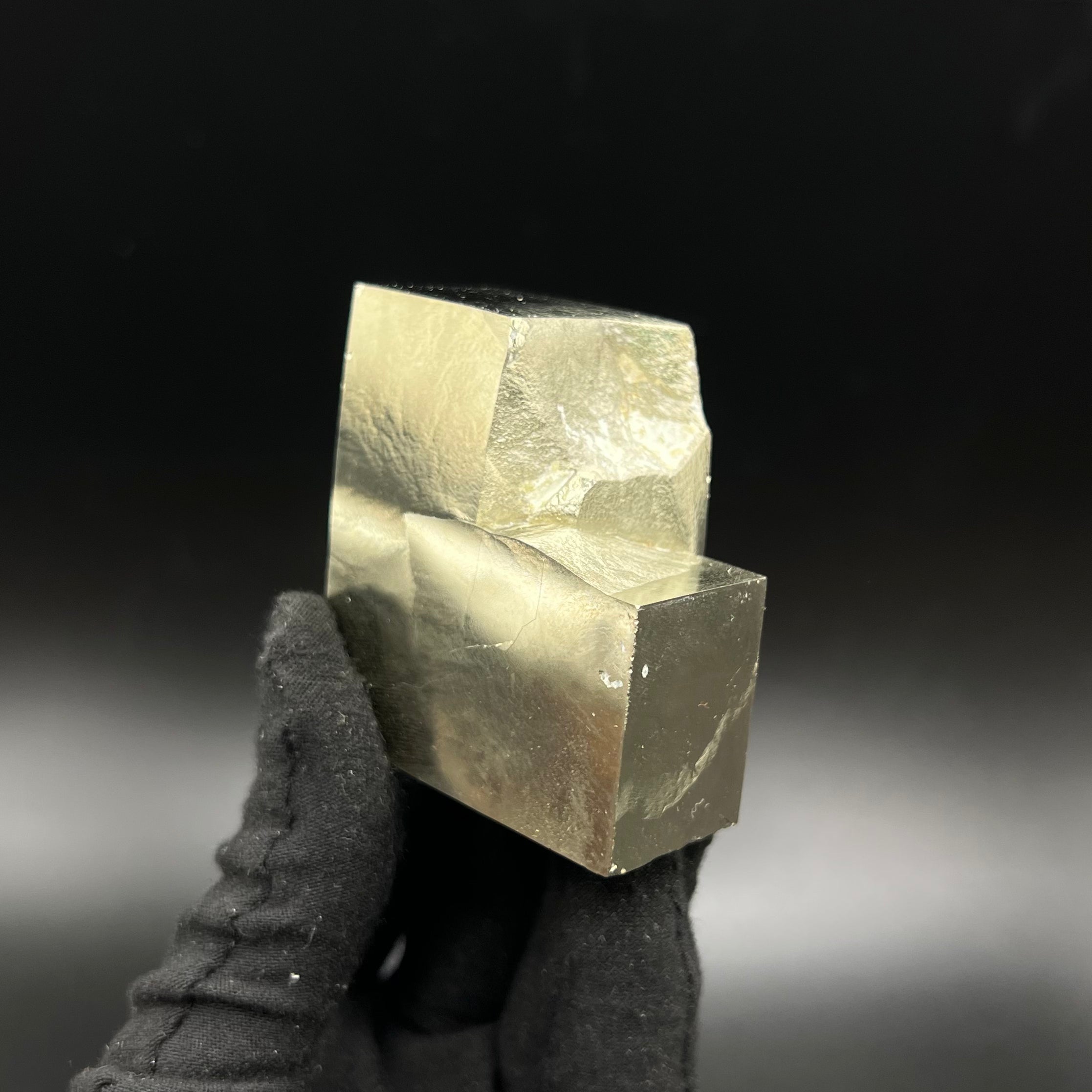 Pyrite Cube from Mina Ampliación A Victoria, Navajún, Spain.