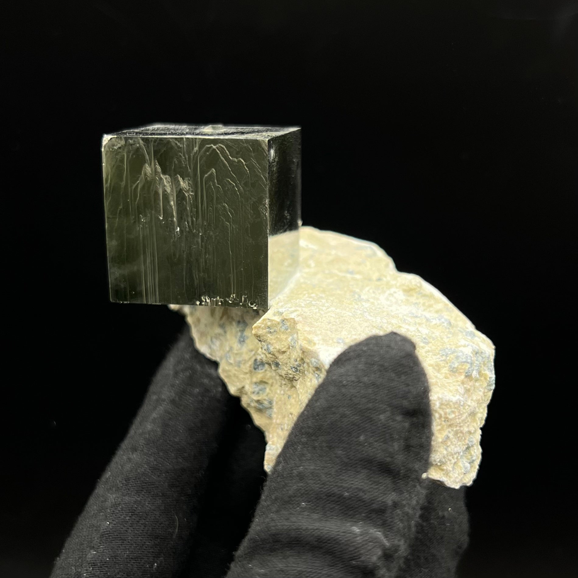 SALE Single Cube Pyrite on Matrix from Mina Ampliación A Victoria, Navajún, Spain